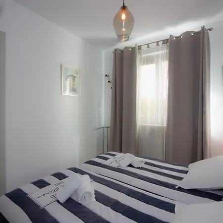 Le Jardin Plus Parking By Connexion Κάννες