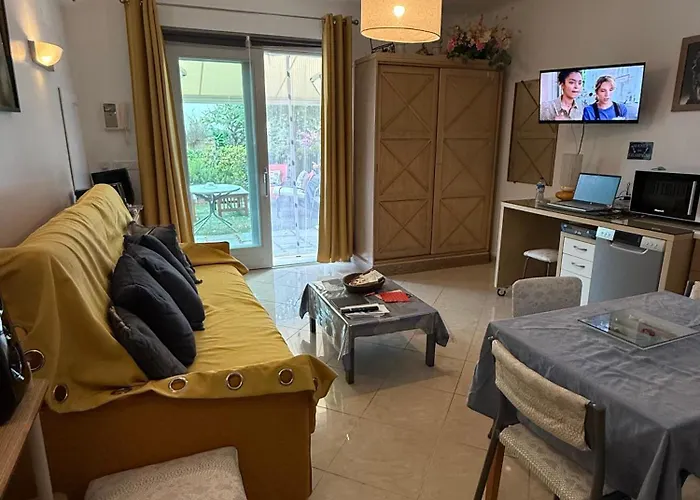 Le Jardin By Connexion * カンヌ